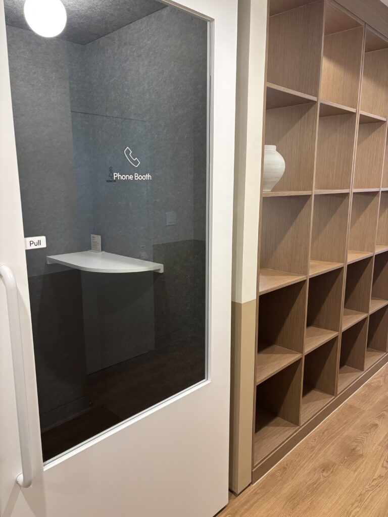 패스트파이브 동대문 1호점의 폰부스