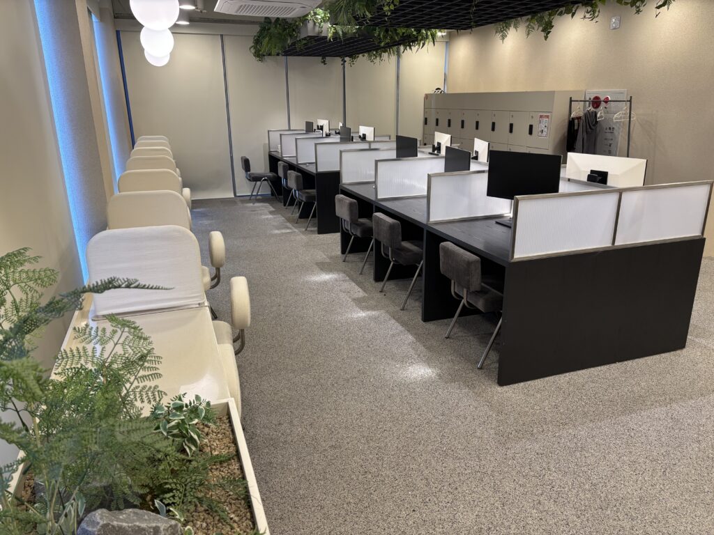 파이브스팟 한남1호점의 노트북좌석, 일반좌석, 캐비닛