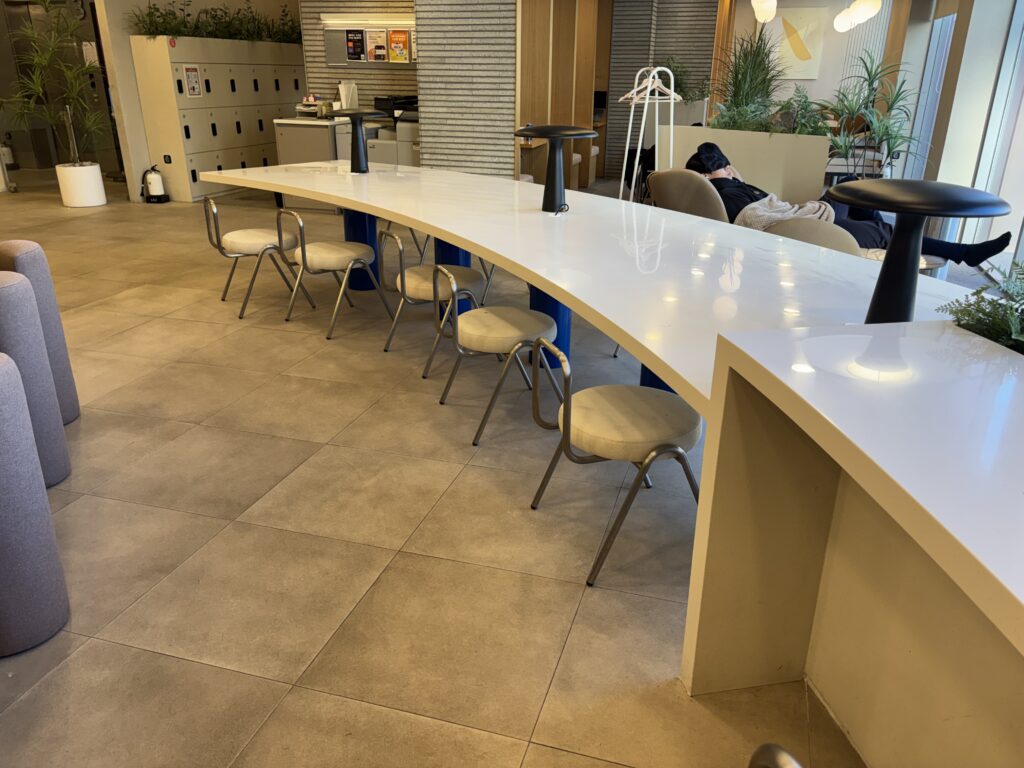 파이브스팟 한남1호점의 대형테이블