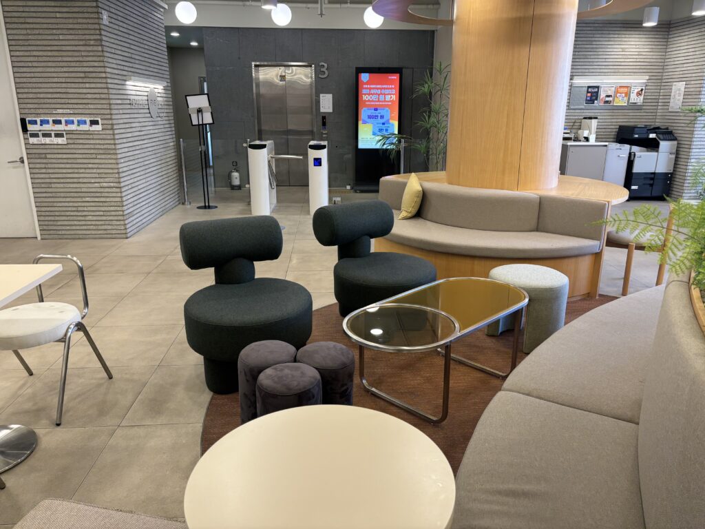 파이브스팟 한남1호점의 소파