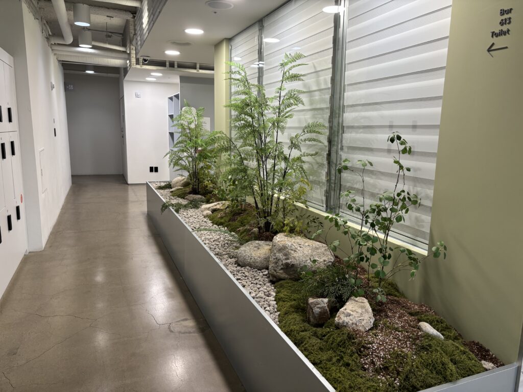 파이브스팟 성수2호점의 6층 조경