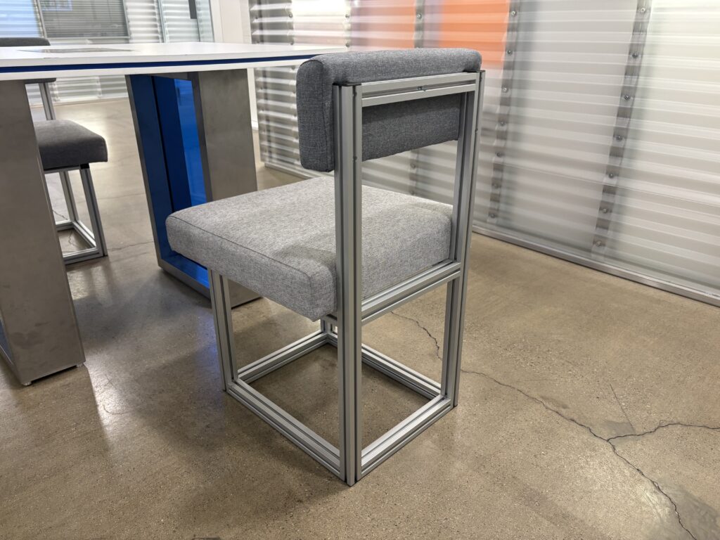 파이브스팟 성수2호점의 의자