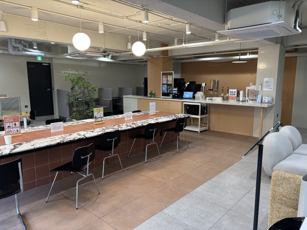 파이브스팟 홍대2호점의 1층 전경