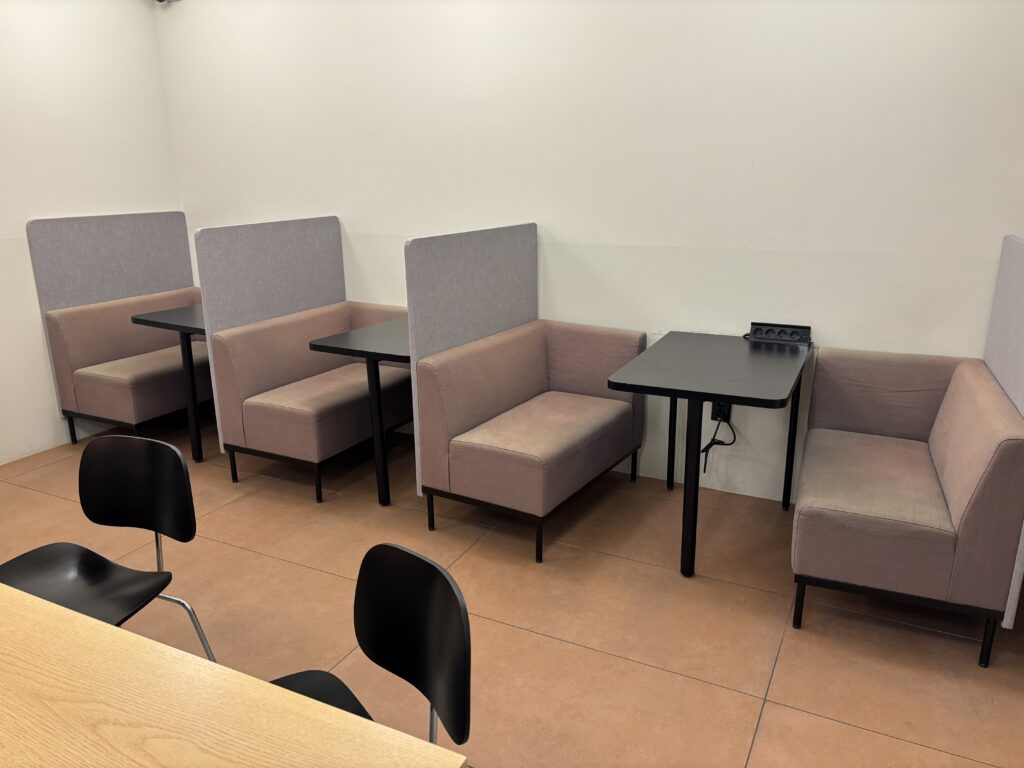 파이브스팟 홍대2호점의 지하1층 포커스석