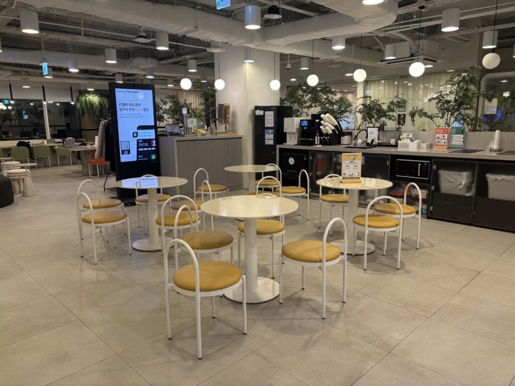 패스트파이브 을지로입구점의 커피테이블