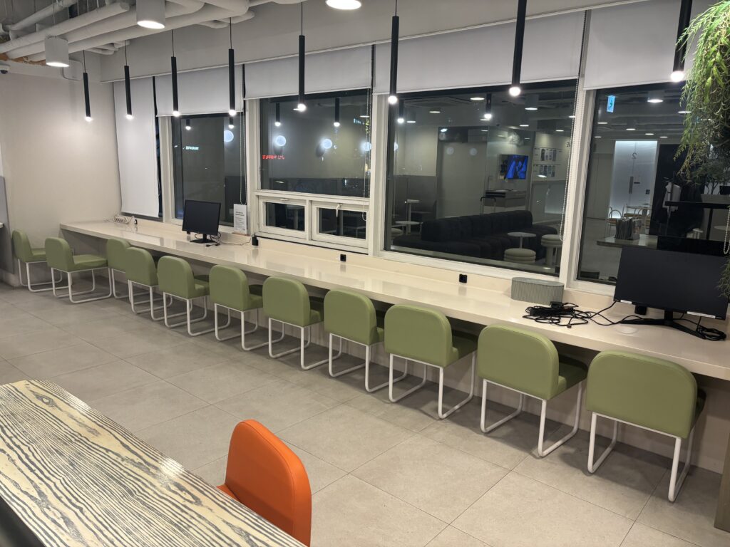 패스트파이브 을지로입구점의 노트북좌석