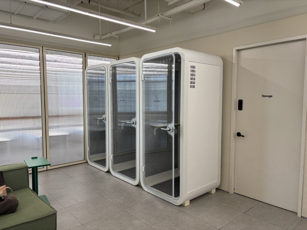 파이브스팟 구로1호점의 폰부스