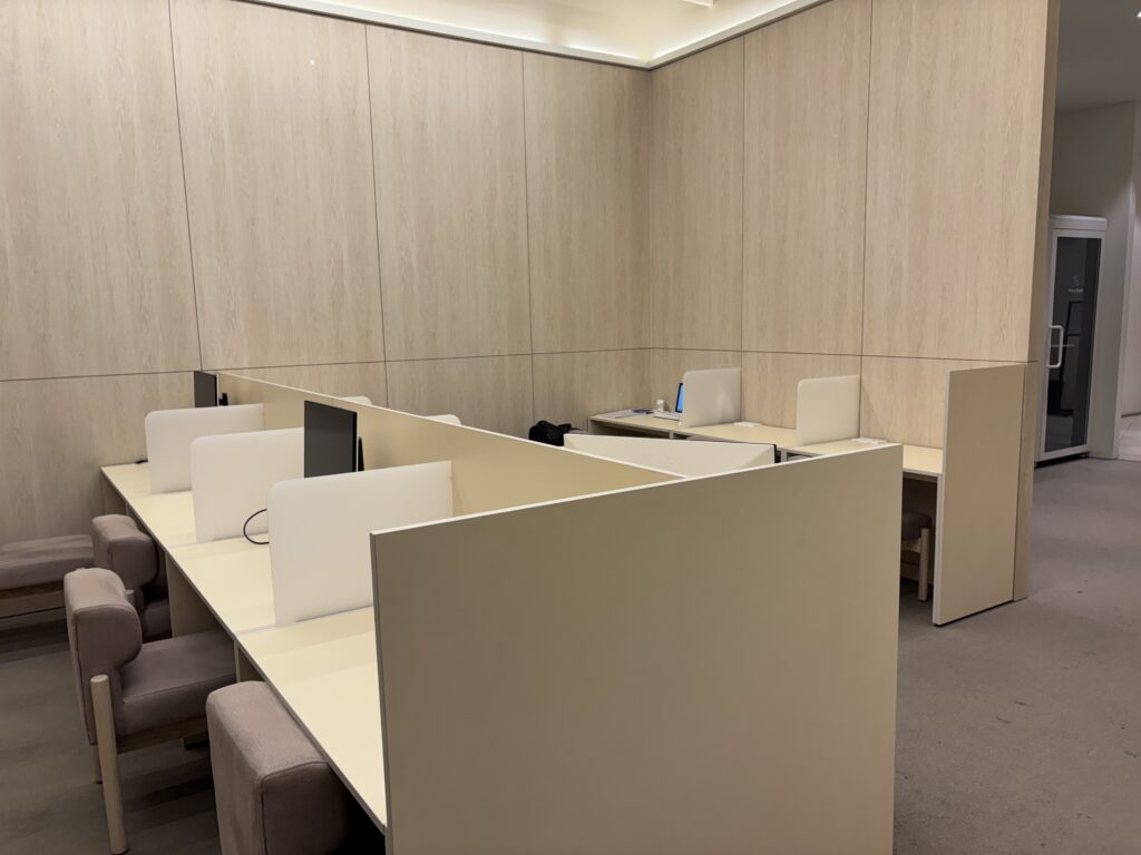 파이브스팟 판교1호점의 모니터석