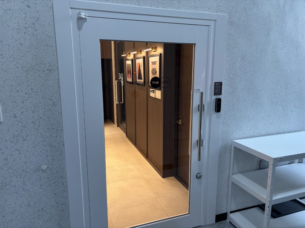 파이브스팟 당산1호점의 입구