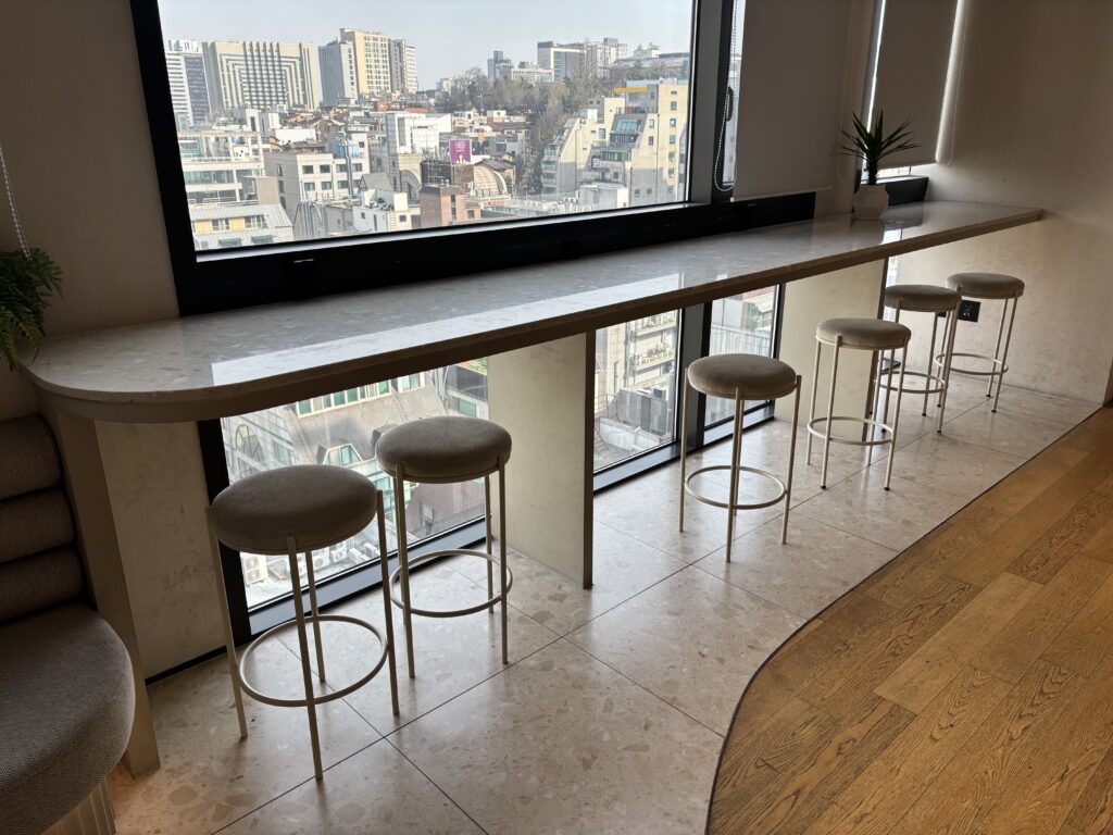 패스트파이브 강남 4호점의 바테이블