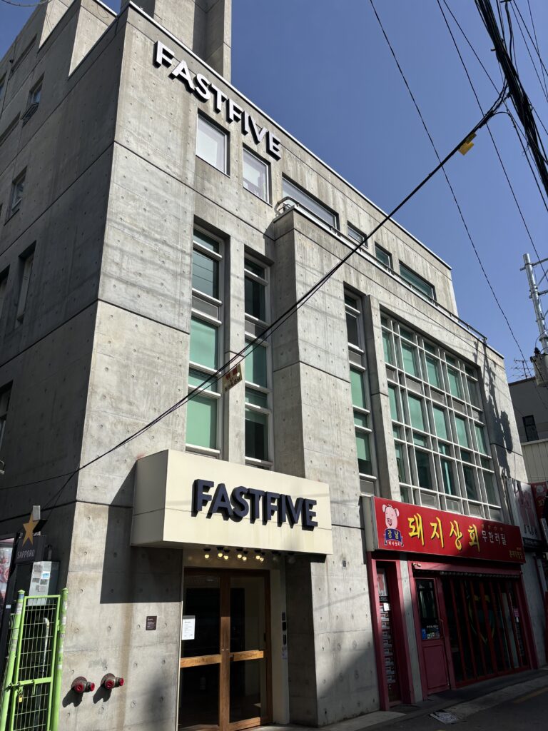 패스트파이브 홍대아트살롱점의 전경