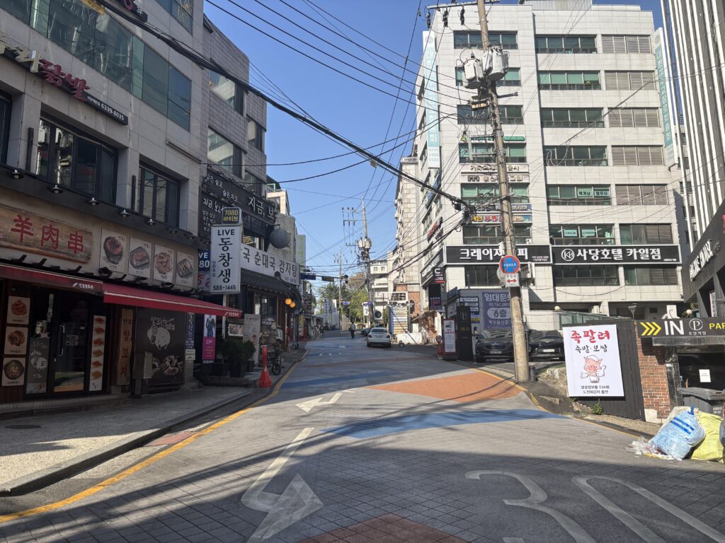 파이브스팟 사당1호점의 진입로