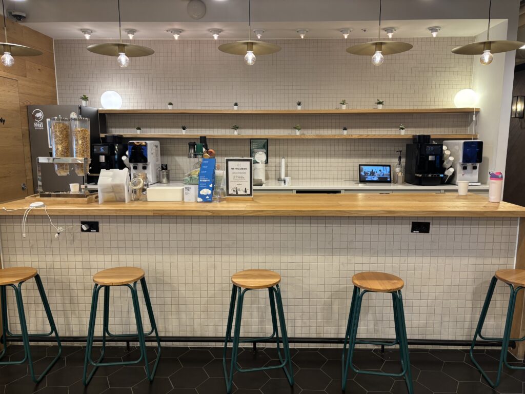 패스트파이브 강남2호점의 바테이블