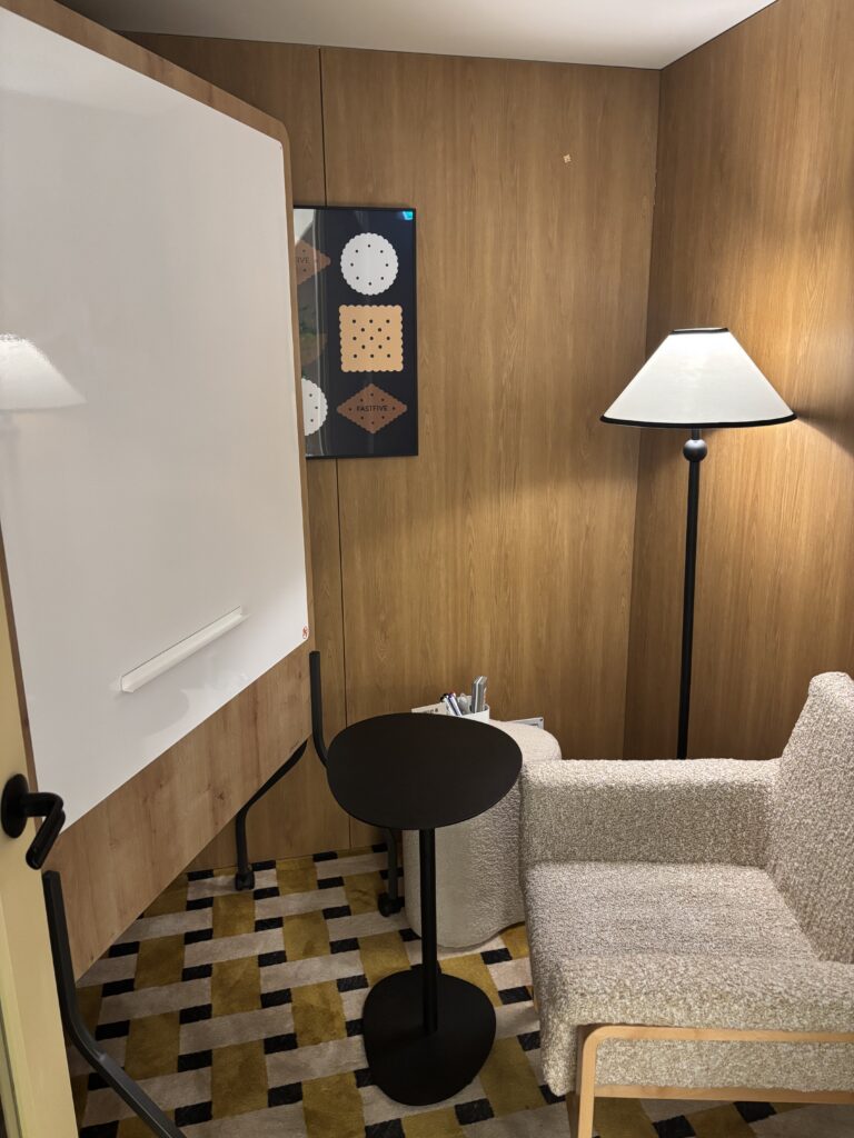 패스트파이브 신사콜렉티브점의 지하1층 Conversation Room