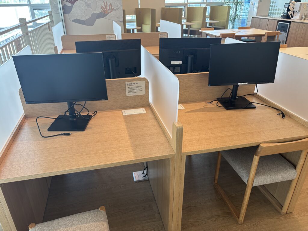 패스트파이브 송도센트럴점 복층 모니터석