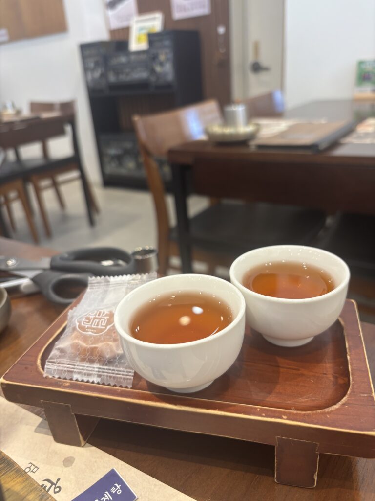 진전복삼계탕 신사점 후식