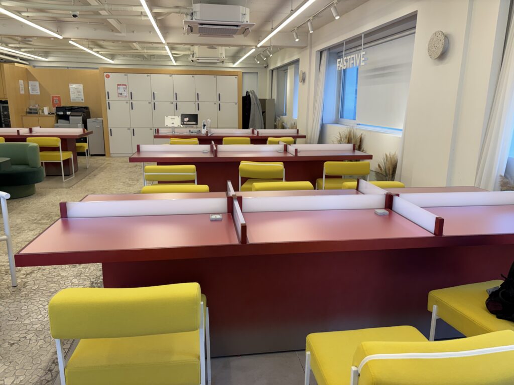 패스트파이브 역삼4호점의 노트북 좌석