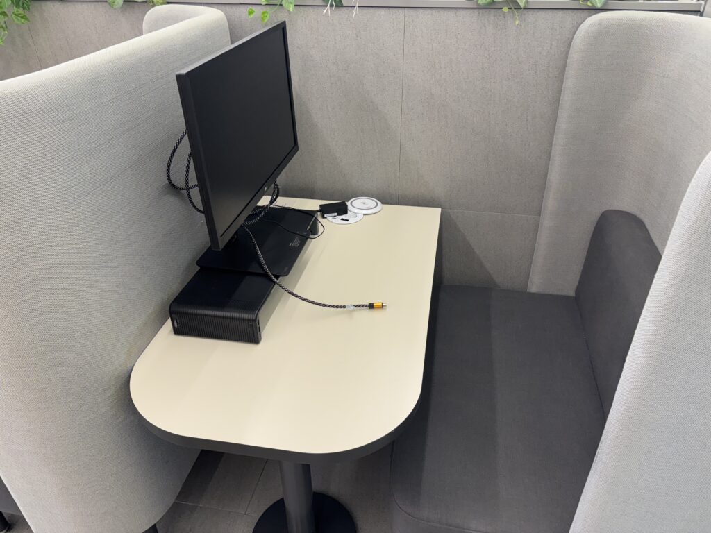 파이브스팟 서울역1호점의 모니터 포커스석