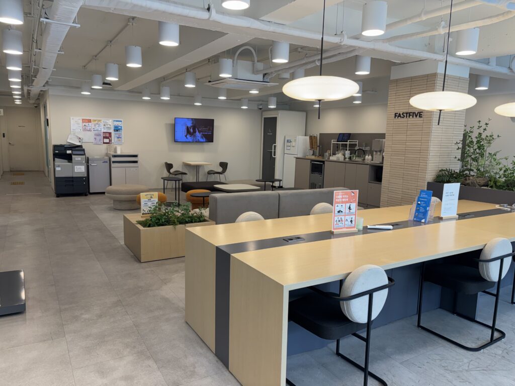 패스트파이브 강남구청1호점의 전경