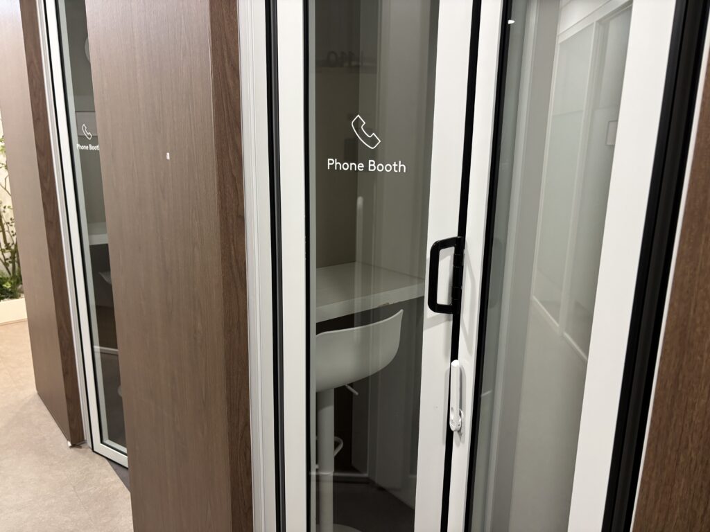 파이브스팟 선릉3호점의 폰부스